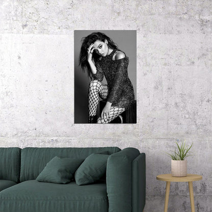 Hailee Steinfeld Celebrity American Movie Actor Musician Poster Wall Art Print Home Wall Decor - xonomax