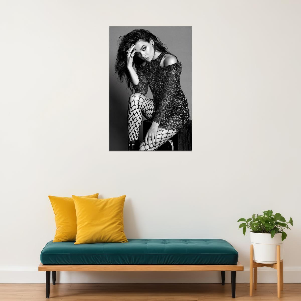 Hailee Steinfeld Celebrity American Movie Actor Musician Poster Wall Art Print Home Wall Decor - xonomax