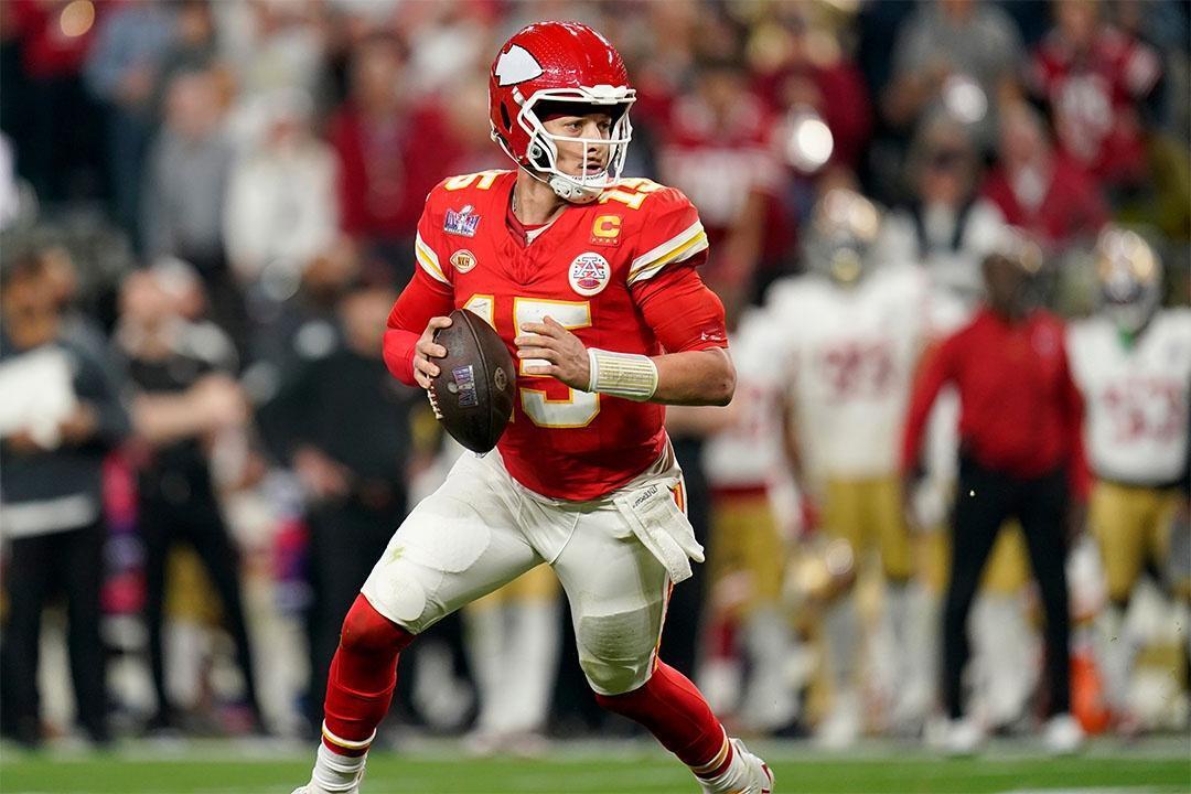 Kansas City Chiefs Football Champions Patrick Mahomes Athlete Poster Wall Art Print Home Wall Decor - xonomax