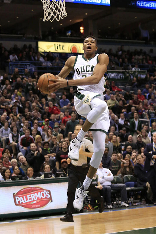 Giannis Antetokounmpo Dunks Basketball Sports Poster Wall Art Print Home Wall Decor - xonomax