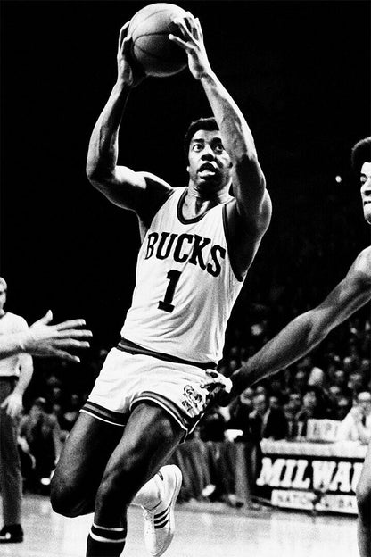 Robertson Milwaukee Bucks Former Basketball Player Poster Wall Art Print Home Wall Decor