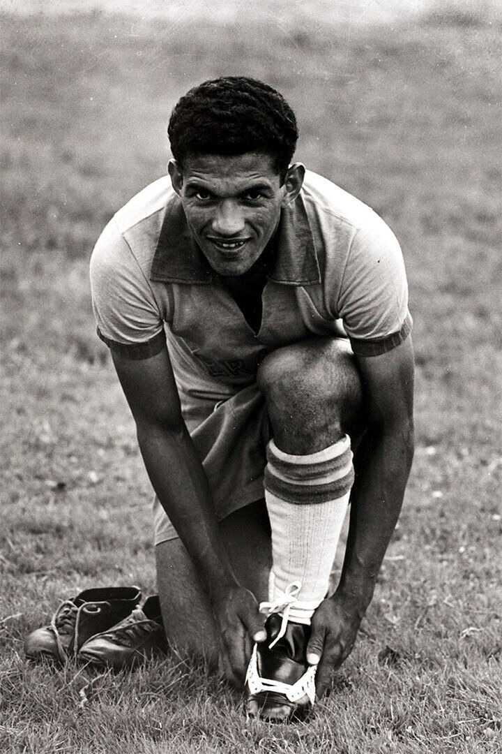 Garrincha Former Brazilian Football Player Athlete Poster Wall Art Print Home Wall Decor - xonomax