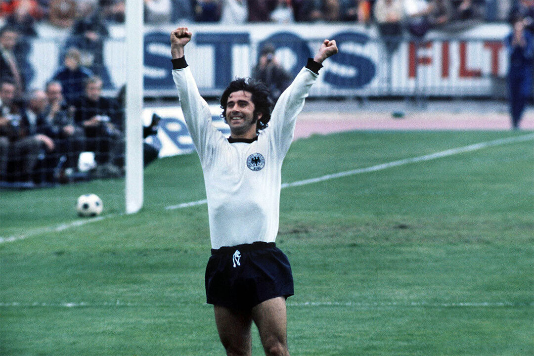 Gerd Muller Former German Football Player Poster Wall Art Print Home Wall Decor - xonomax