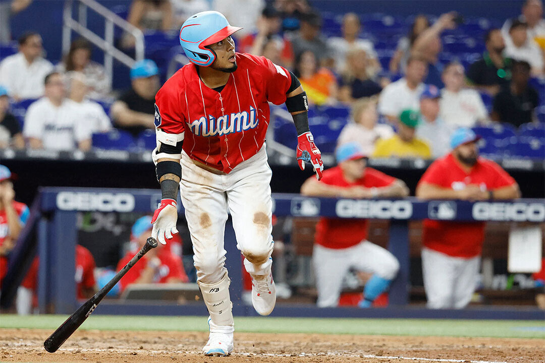 Luis Arraez Miami Baseball Player Athlete Sport Poster Wall Art Print Home Wall Decor - xonomax