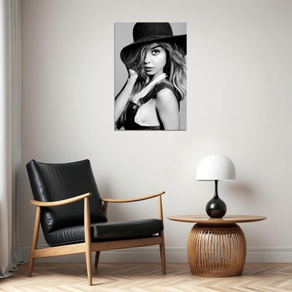 Sarah Hyland American Singer And Actress De Poster Wall Art Print Home Wall Decor