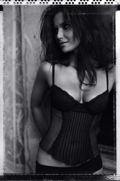 Padma Lakshmi Indian-American Writer Activist Poster Wall Art Print Home Wall Decor - xonomax