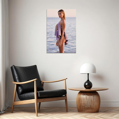 Hailey Bieber American Model And Social Media Personality Poster Wall Art Print Home Wall Decor - xonomax