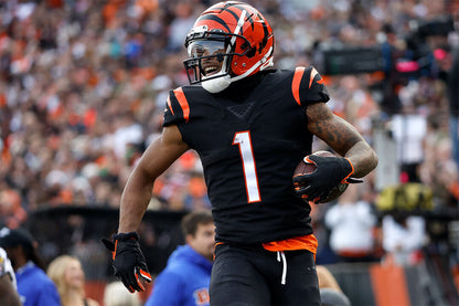 Ja'marr Chase Cincinnati Bengals American Football Player Poster Wall Art Print Home Wall Decor - xonomax