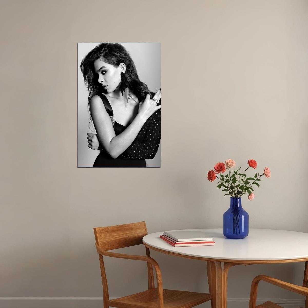 Hailee Steinfeld Actress Beautiful Girl Model Poster Wall Art Print Home Wall Decor - xonomax
