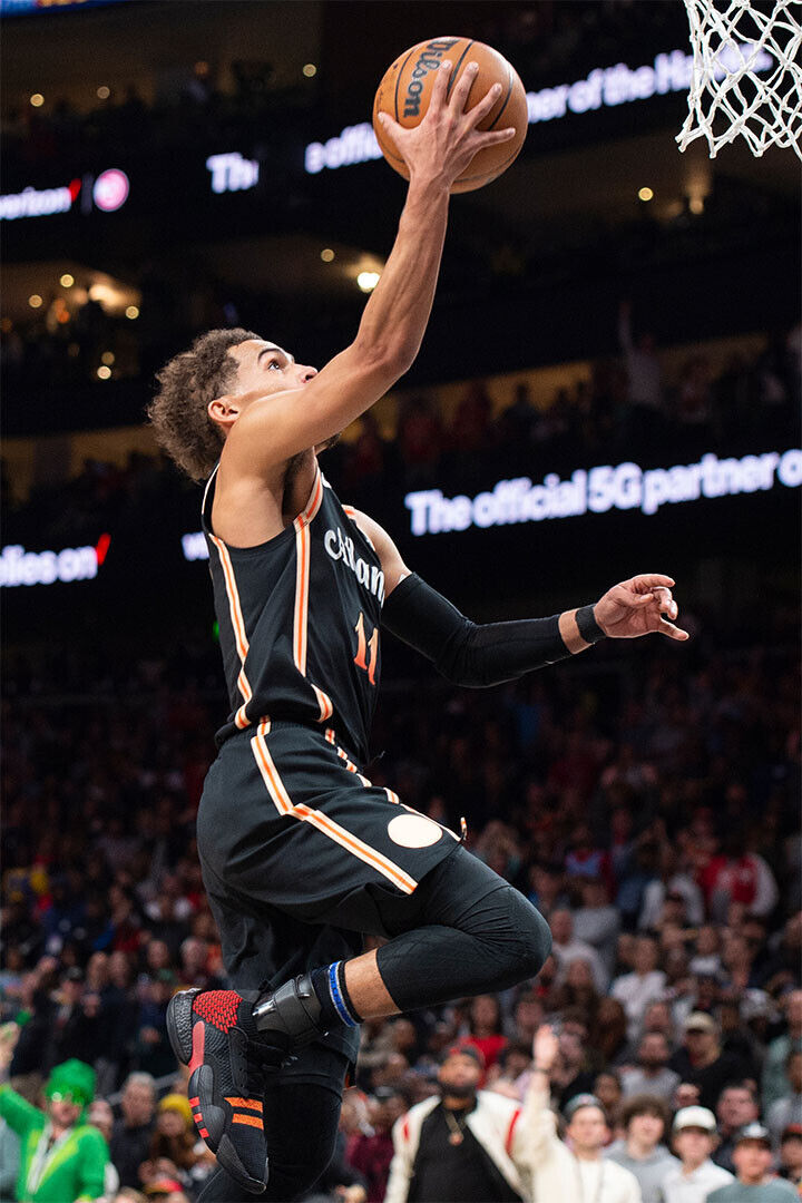 Trae Young In Match Athlete Hawks Team Player Poster Wall Art Print Home Wall Decor - xonomax