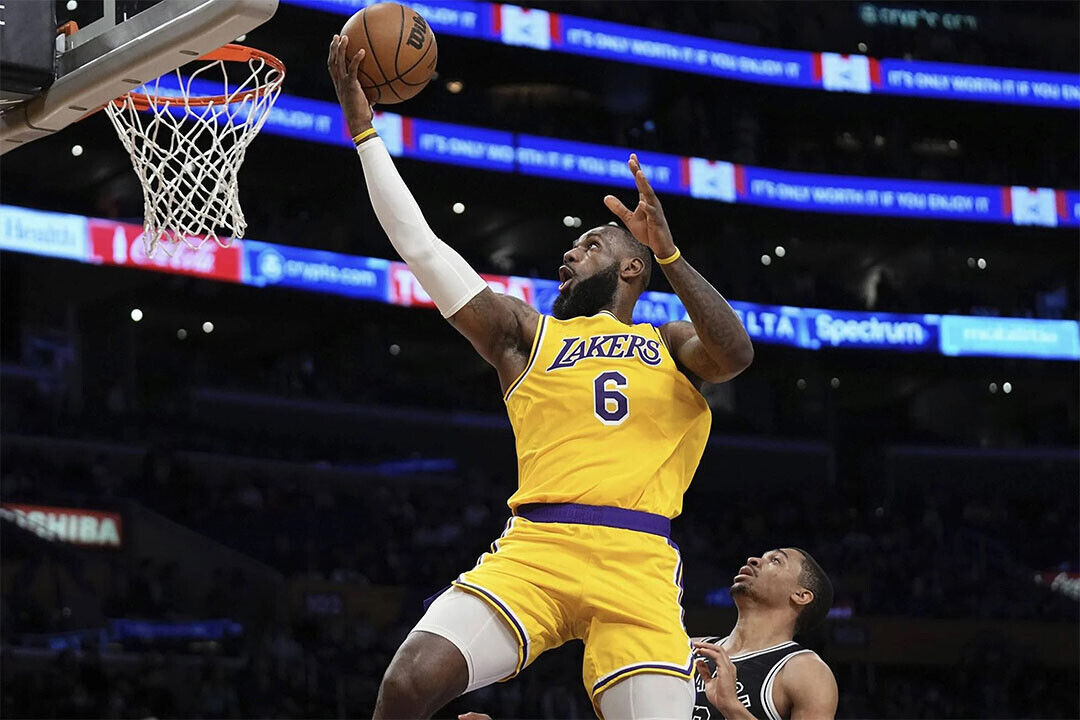 La Lakers Basketball Match Lebron James Basketball Player Poster Wall Art Print Home Wall Decor - xonomax