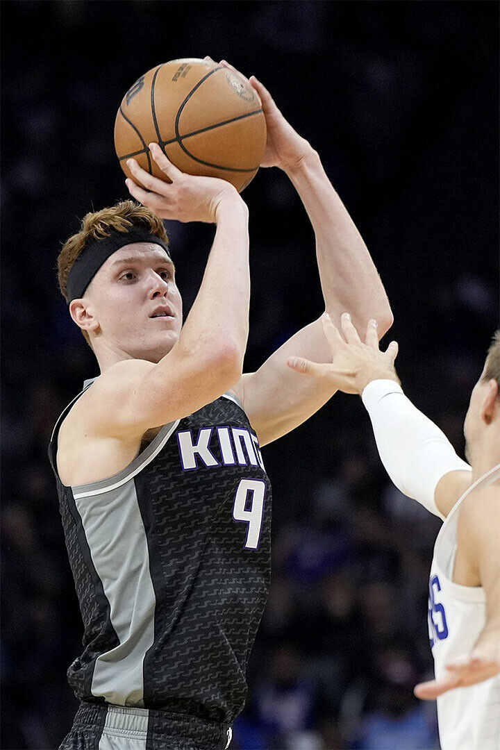 Kevin Huerter 9 Basketball Player Sacramento Kings Team Poster Wall Art Print Home Wall Decor - xonomax