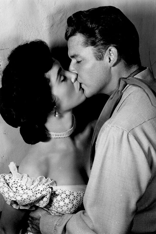 French Romantic Vintage Kiss Photo Poster Wall Art Print Home Wall Decor - xonomax