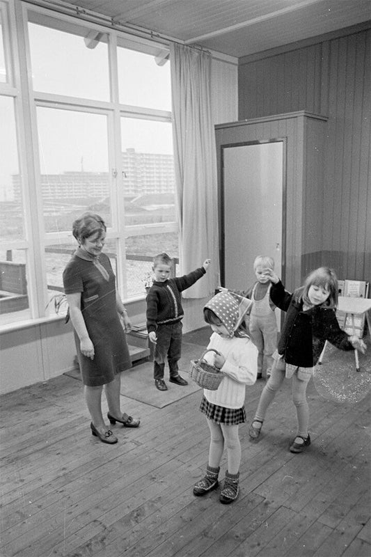 Children In School 1930's Black And White Vintage Poster Wall Art Print Home Wall Decor - xonomax
