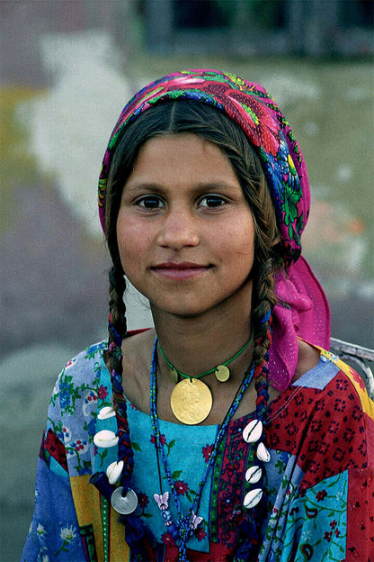 Gypsy Child Smiling Peasant Girl Panting Poster Wall Art Print Home Wall Decor - xonomax