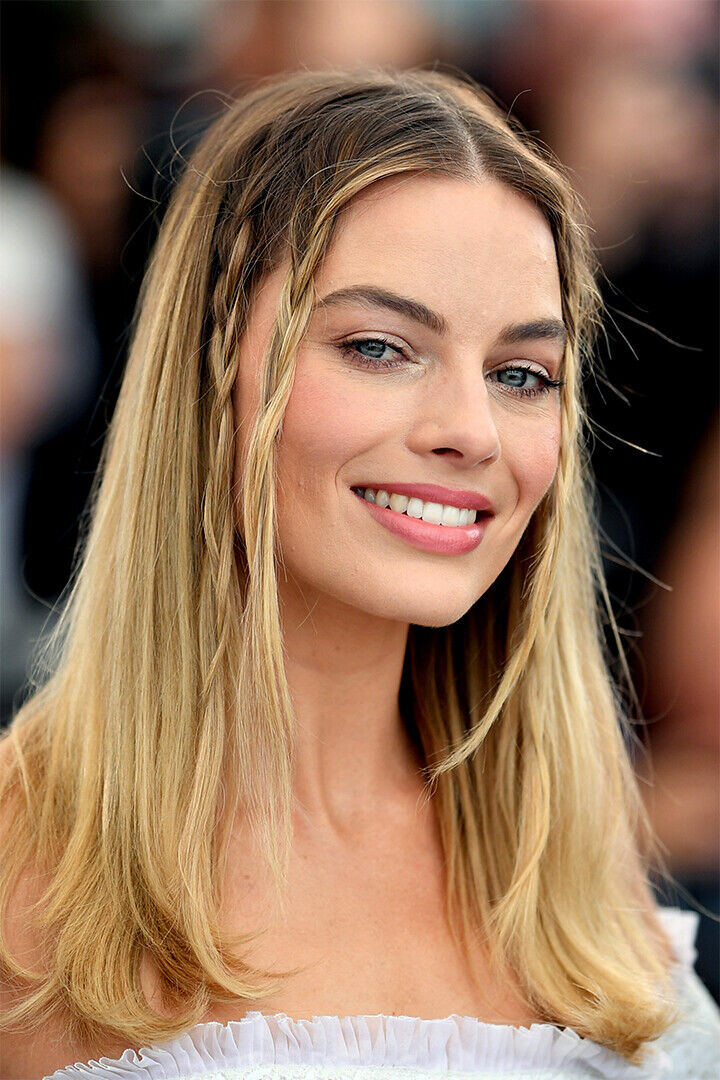 Margot Robbie Celebrity Cinema Actress Producer Poster Wall Art Print Home Wall Decor - xonomax