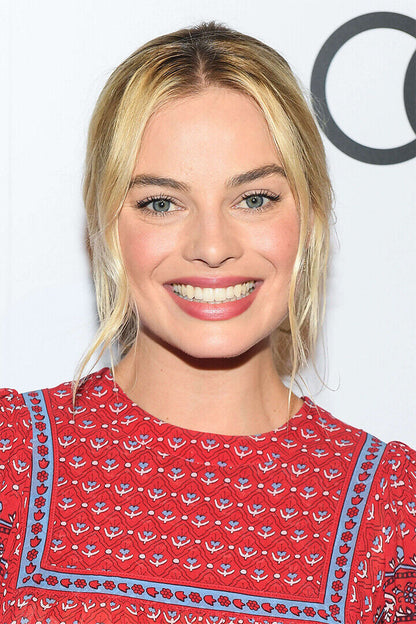 Margot Robbie Celebrity Movie Actress Producer Poster Wall Art Print Home Wall Decor - xonomax