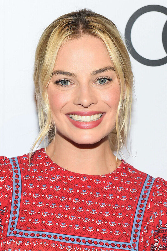 Margot Robbie Celebrity Movie Actress Producer Poster Wall Art Print Home Wall Decor - xonomax