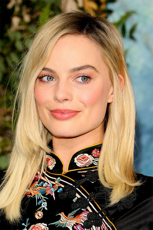 Margot Robbie Celebrity Movie Actor Filmmaker Poster Wall Art Print Home Wall Decor - xonomax