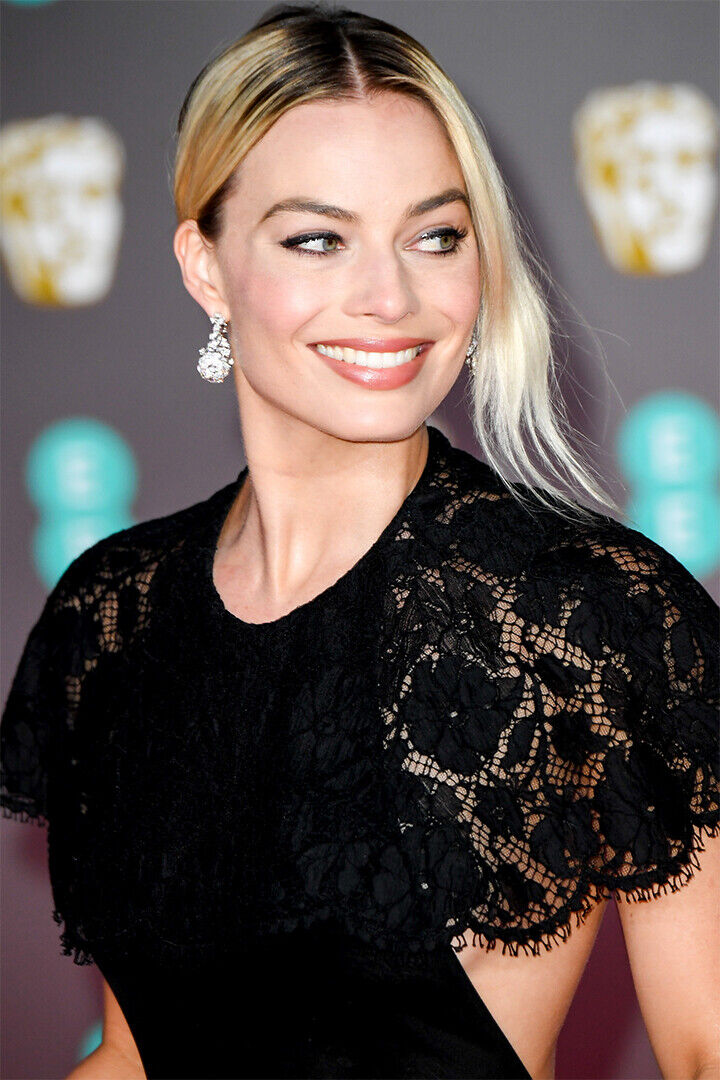 Margot Robbie Celebrity Movie Actress Filmmaker Poster Wall Art Print Home Wall Decor - xonomax