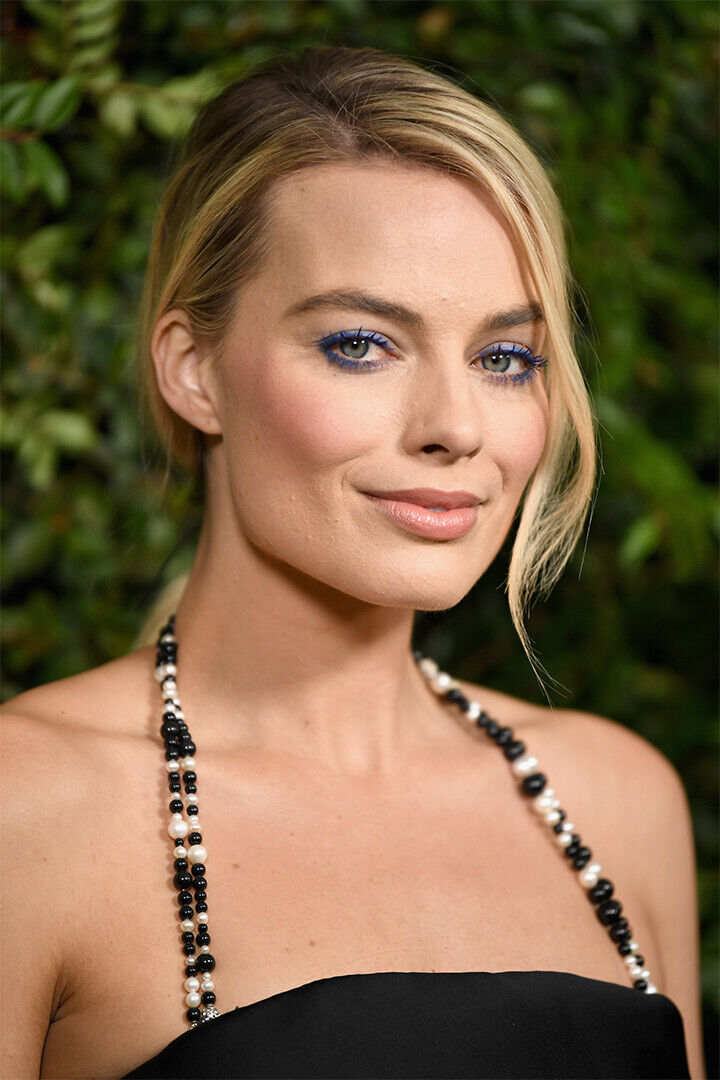 Margot Robbie Celebrity Movie Actress Producer Poster Wall Art Print Home Wall Decor - xonomax