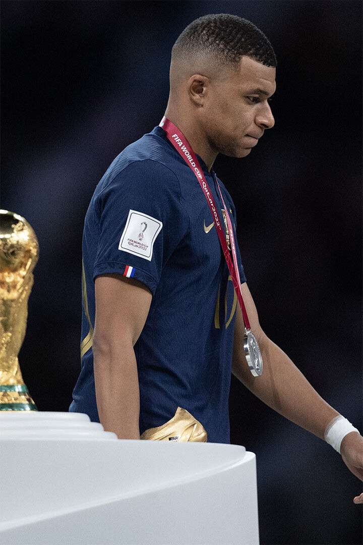 Kylian Mbappe Trophy Despair France Football World Soccer Fans Poster Wall Art Print Home Wall Decor - xonomax