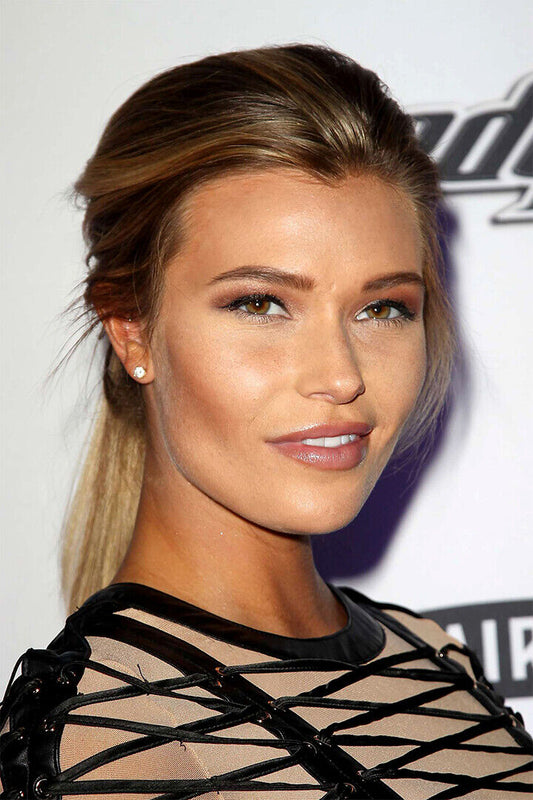 Samantha Hoopes Celebrity Beauty Model Artist Poster Wall Art Print Home Wall Decor