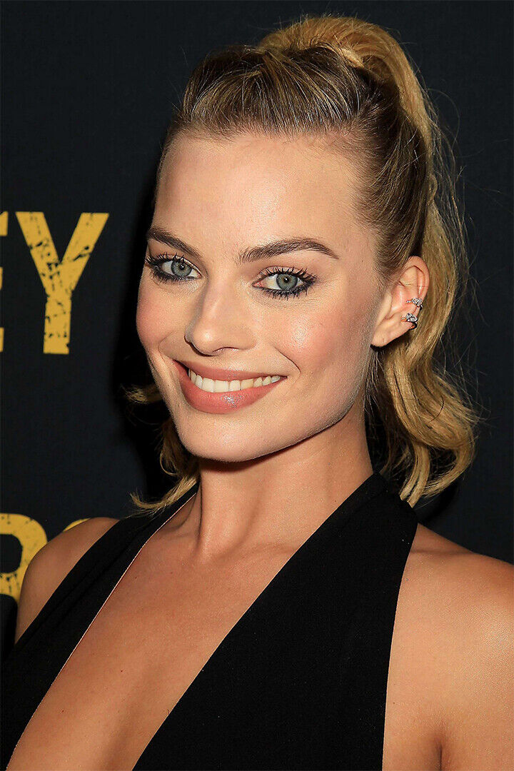Margot Robbie Celebrity Cinema Actor Star Poster Wall Art Print Home Wall Decor - xonomax