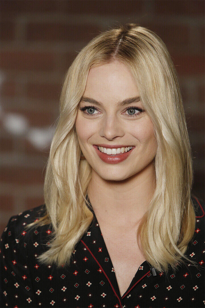 Margot Robbie Cinema Actor Producer Star Poster Wall Art Print Home Wall Decor - xonomax