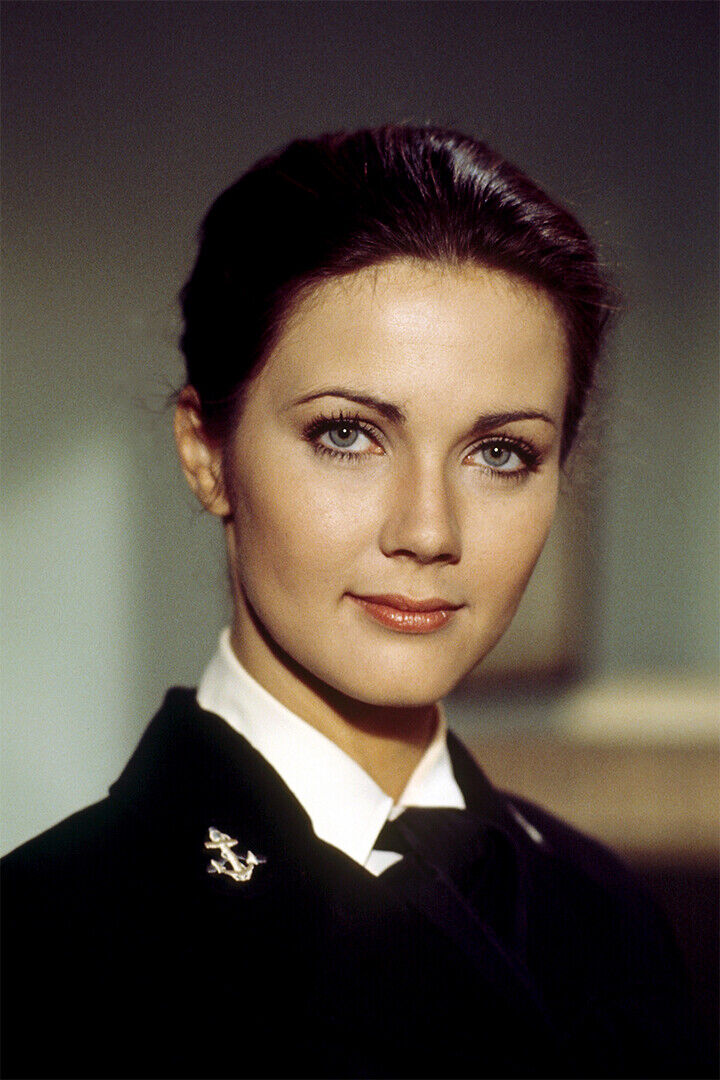 Lynda Carter Celebrity Actor Singer Idol Poster Wall Art Print Home Wall Decor - xonomax