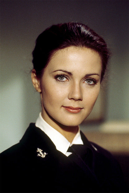 Lynda Carter Celebrity Actor Singer Idol Poster Wall Art Print Home Wall Decor - xonomax