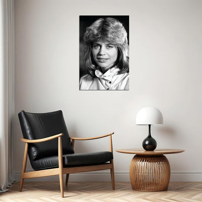 Linda Hamilton Celebrity Cinema Actress Star Poster Wall Art Print Home Wall Decor - xonomax