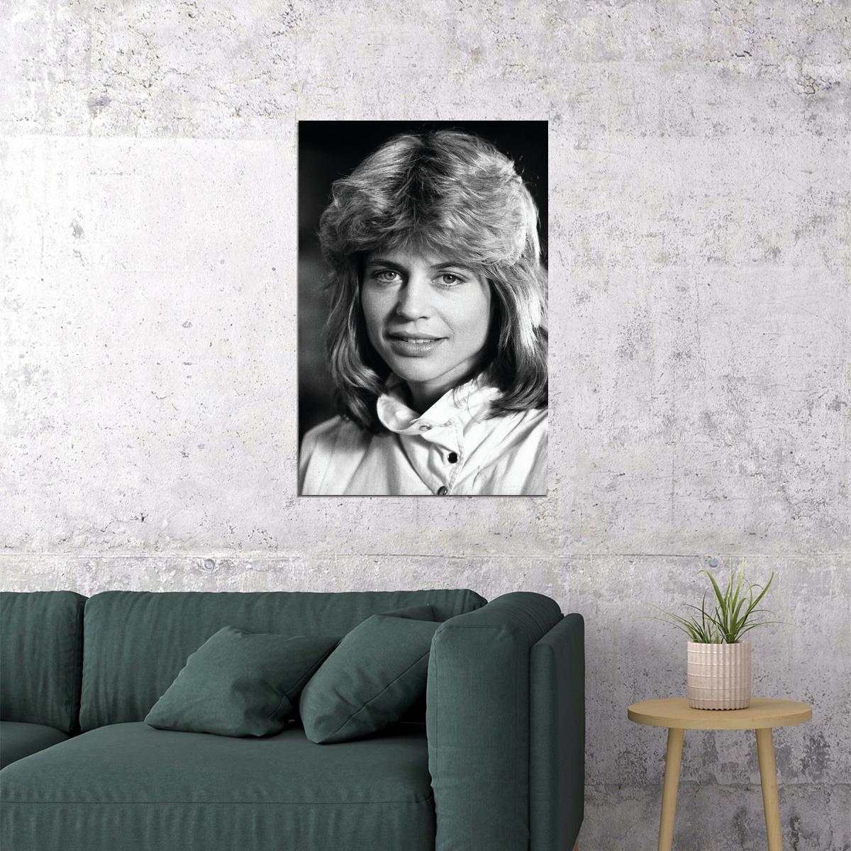 Linda Hamilton Celebrity Cinema Actress Star Poster Wall Art Print Home Wall Decor - xonomax