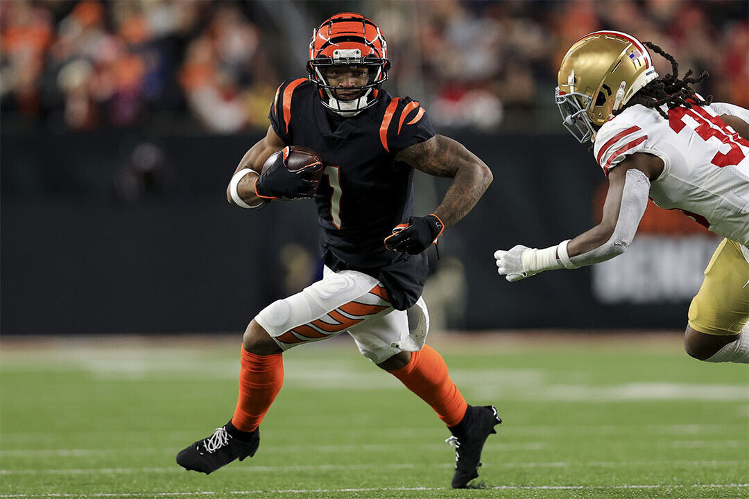 Cincinnati Bengals Offensive Rookie Football Ja'marr Chase Poster Wall Art Print Home Wall Decor - xonomax