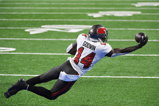 Tampa Bay Buccaneers American Football Player Chris Godwin Poster Wall Art Print Home Wall Decor - xonomax