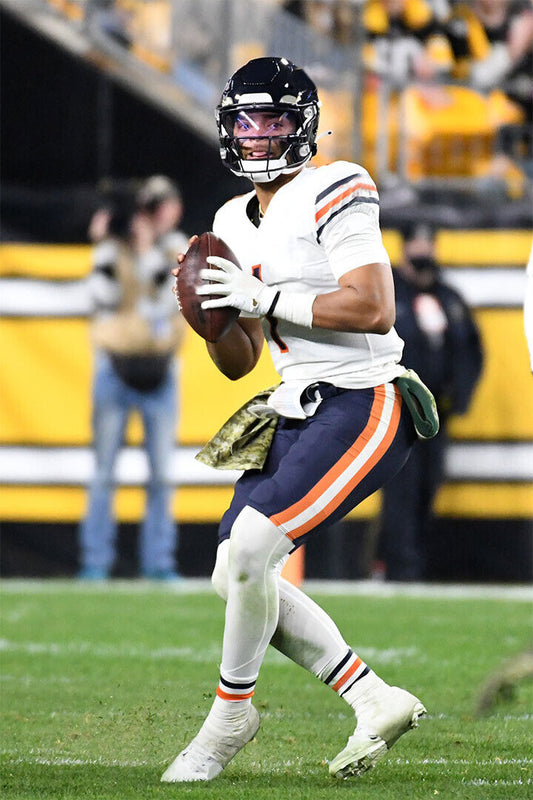 Chicago Bears Justin Fields American Football Player Sport Poster Wall Art Print Home Wall Decor - xonomax