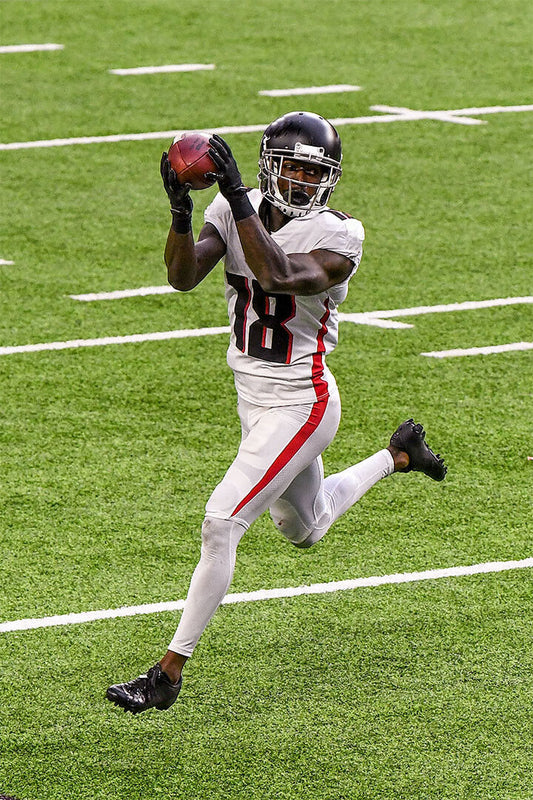 Atlanta Falcons Calvin Ridley 18 American Football Player Poster Wall Art Print Home Wall Decor - xonomax