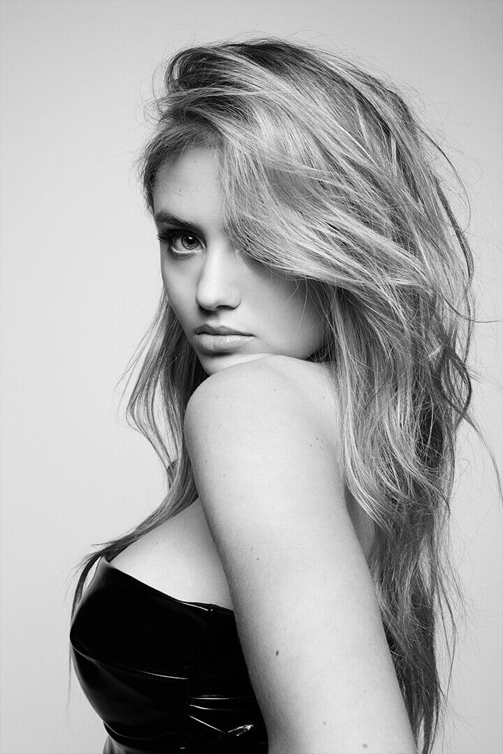 Leni Klum Famous Young Model Artist Beauty Model Poster Wall Art Print Home Wall Decor - xonomax