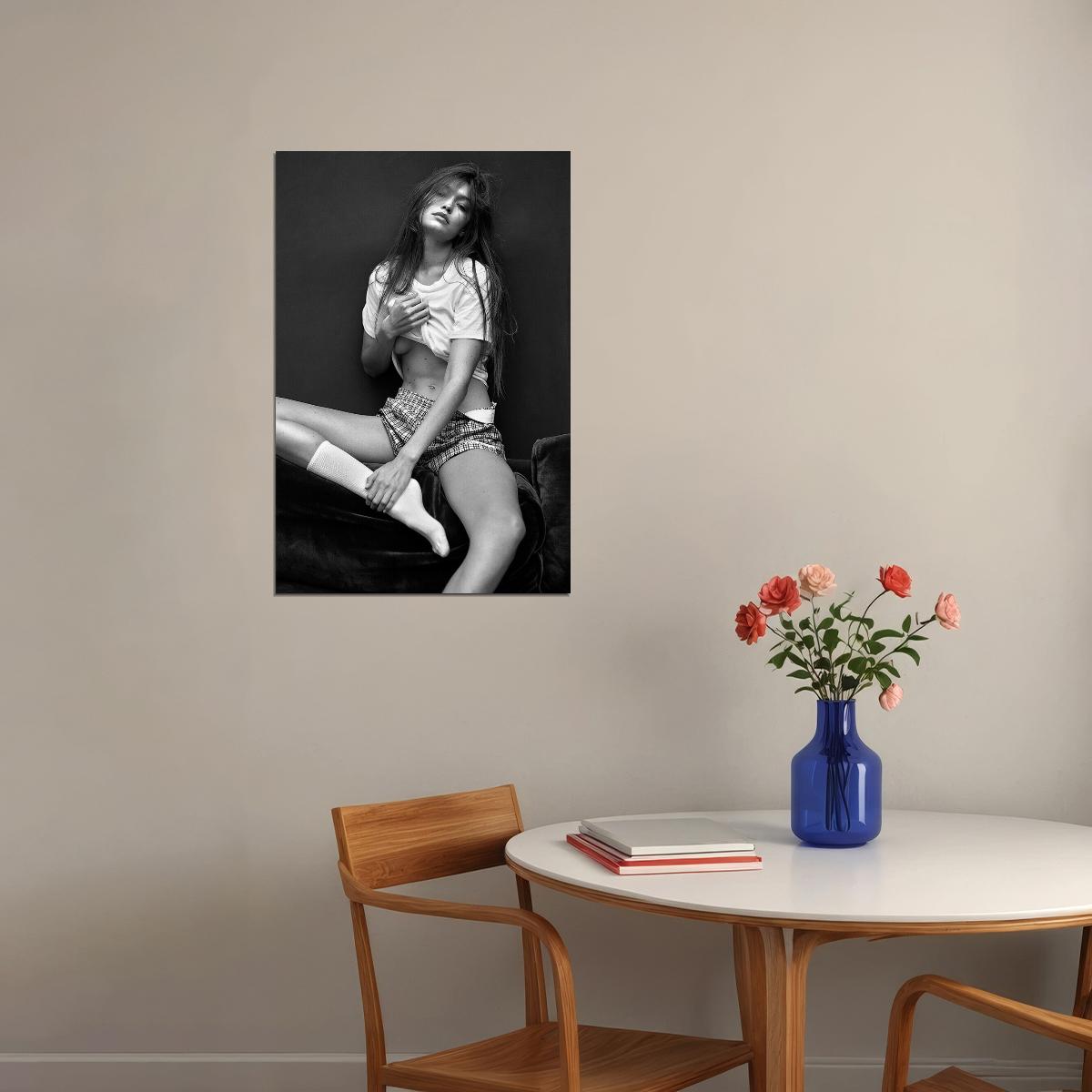 Gigi Hadid Fashion Attractive Model Artist Poster Wall Art Print Home Wall Decor - xonomax