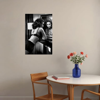 Emilia Clarke Sexy Actress Star Model Beauty British Poster Wall Art Print Home Wall Decor - xonomax