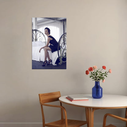 Emily Blunt Sitting On The Bed Actress Poster Wall Art Print Home Wall Decor - xonomax