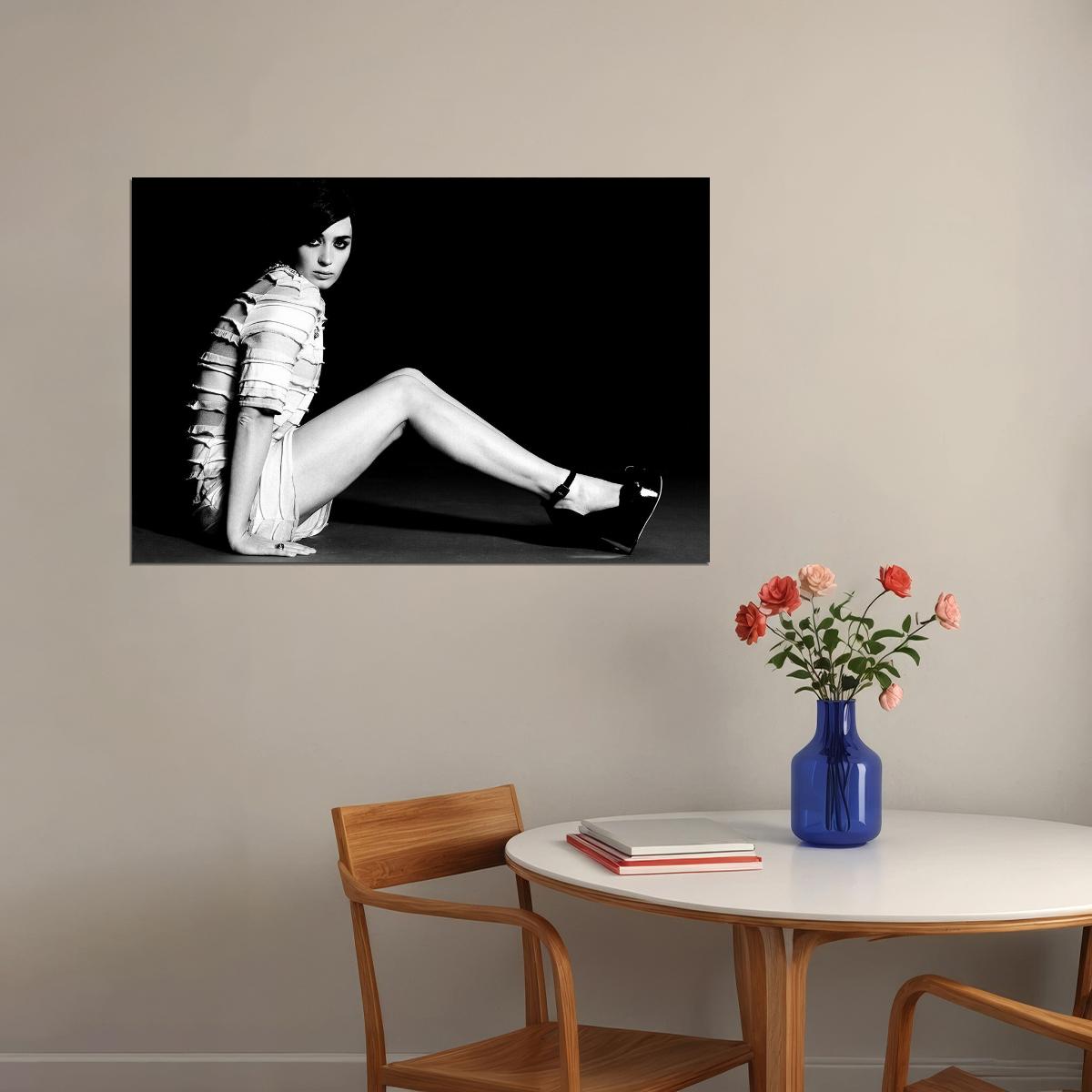 Emily Blunt Sitting On The Ground Artist Poster Wall Art Print Home Wall Decor - xonomax