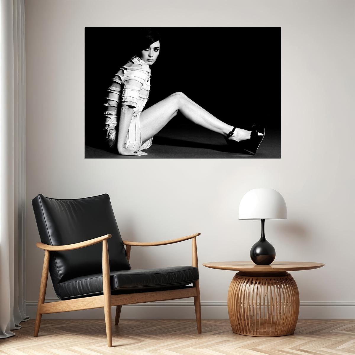 Emily Blunt Sitting On The Ground Artist Poster Wall Art Print Home Wall Decor - xonomax