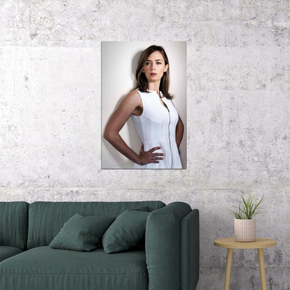 Emily Blunt Posing With His Hands On His Waist Poster Wall Art Print Home Wall Decor - xonomax