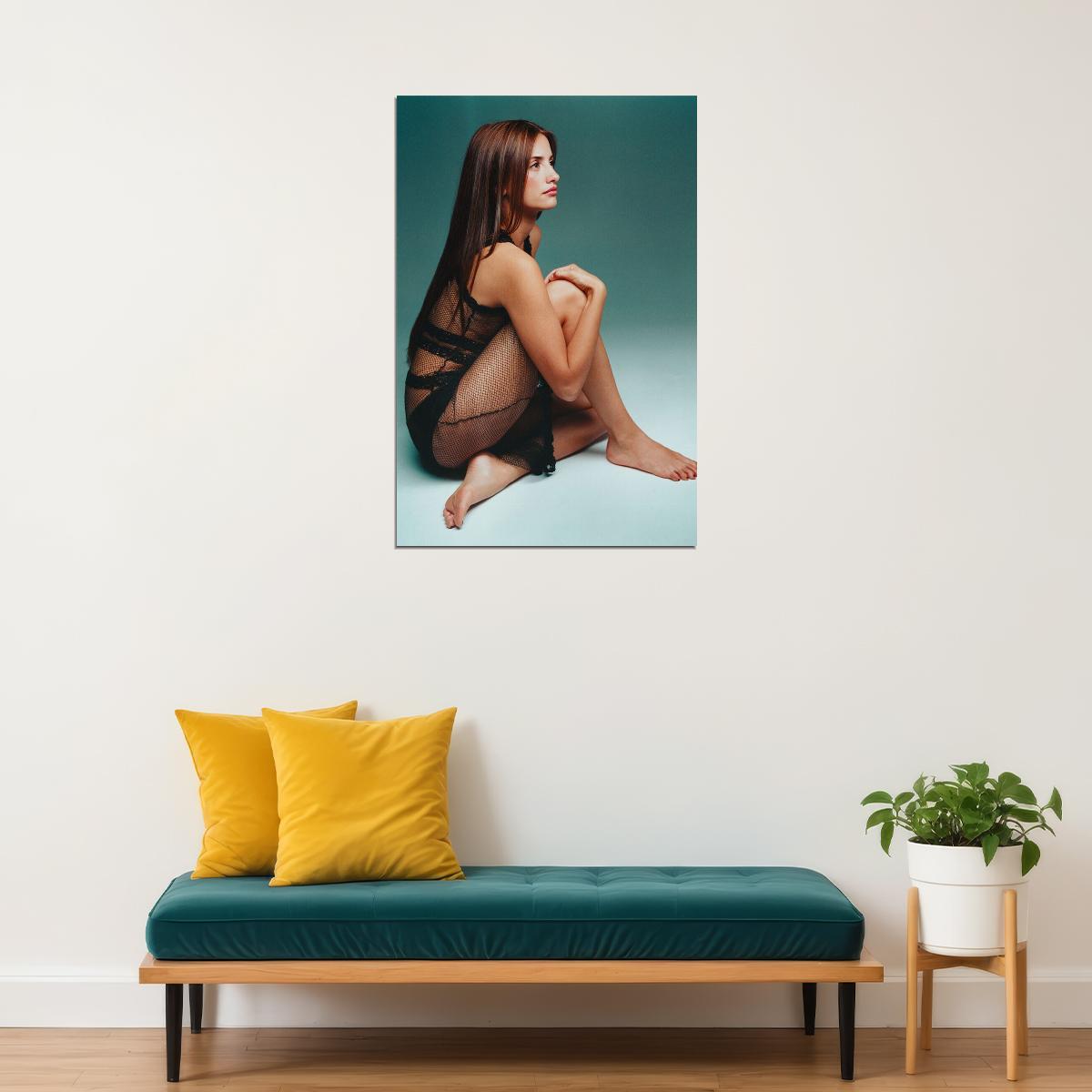 Penelope Cruz Spanish Model Sitting On The Ground Poster Wall Art Print Home Wall Decor - xonomax