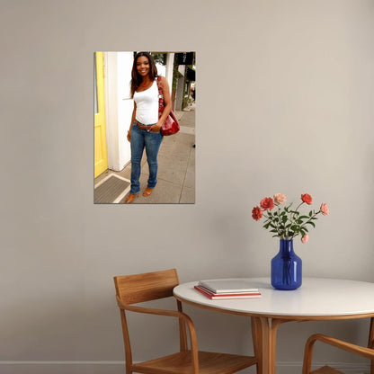 Aaliyah Wears Red Bag And Jeans Poster Wall Art Print Home Wall Decor - xonomax