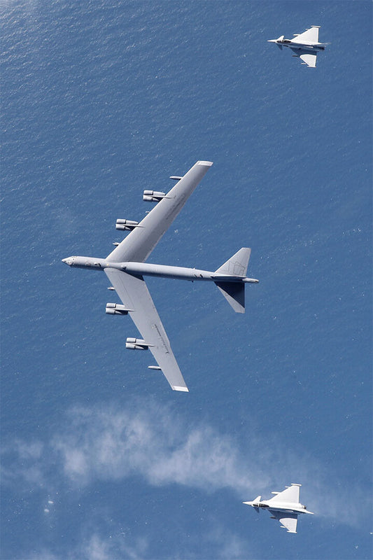 B-52 Stratofortress In Flight Aircraft Sky Warplane Poster Wall Art Print Home Wall Decor - xonomax