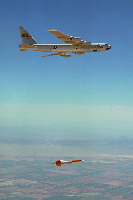 B-52 Stratofortress In Flight Aircraft Sky Poster Wall Art Print Home Wall Decor - xonomax