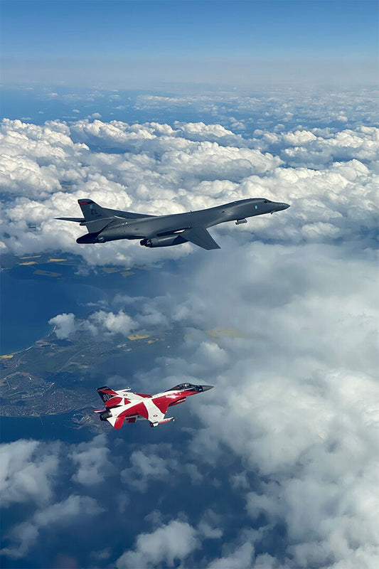 B-1b Lancer Of The 28th Bomb Wing Picture Poster Wall Art Print Home Wall Decor - xonomax
