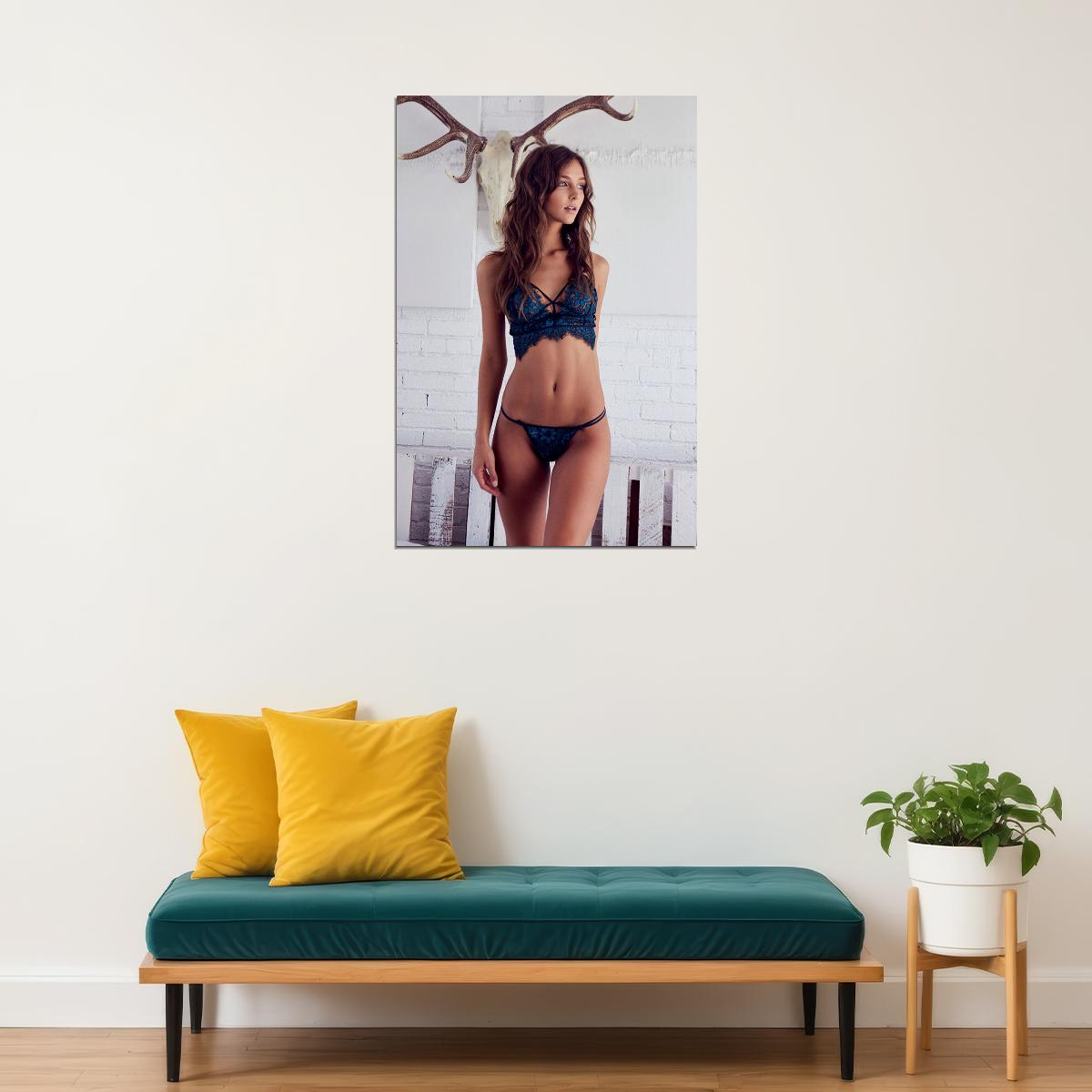 Bottom Shelf Sexy Female Model Free Poster Wall Art Print Home Wall Decor - xonomax